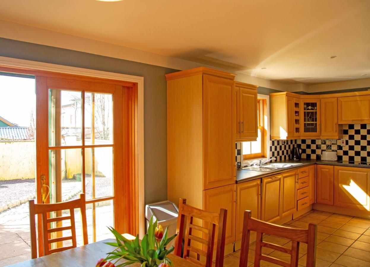 Dingle Town Holiday Home By Trident Holiday Homes Eksteriør billede